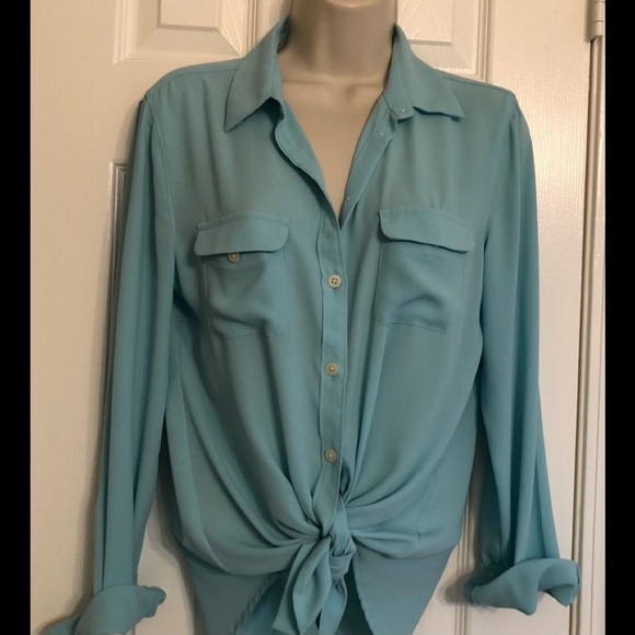 Ann Taylor Loft size S light green ladies button down blouse. - Picture 2 of 5
